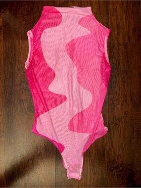 PrettyLittleThing Pink Wave Mesh Bodysuit